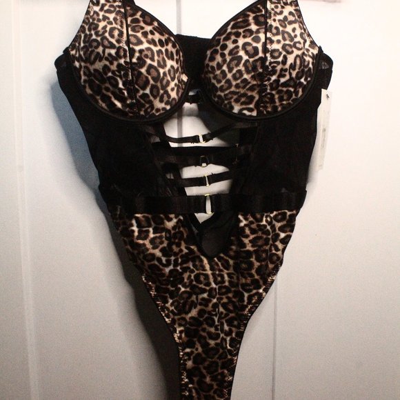 *NWT-LEOPARD PRINT BODY SUITE - Picture 1 of 4